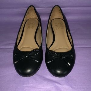 Naturalizer flat  bows shoes